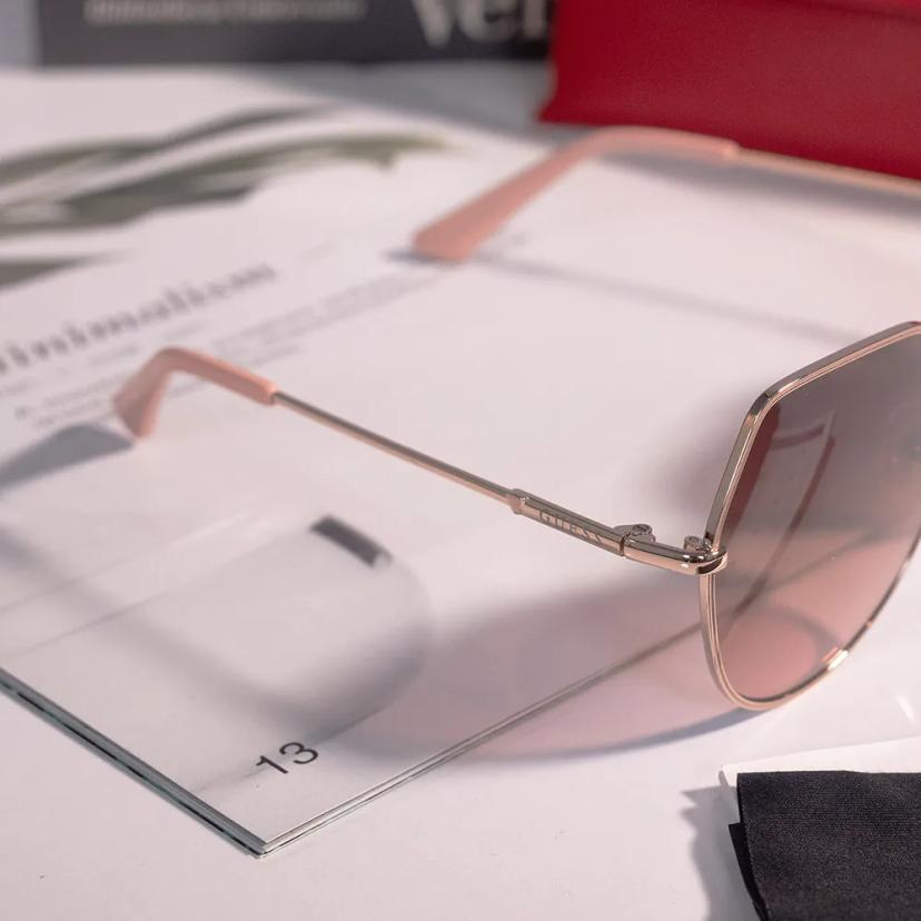 แว่นตากันแดด รุ่น GU7867