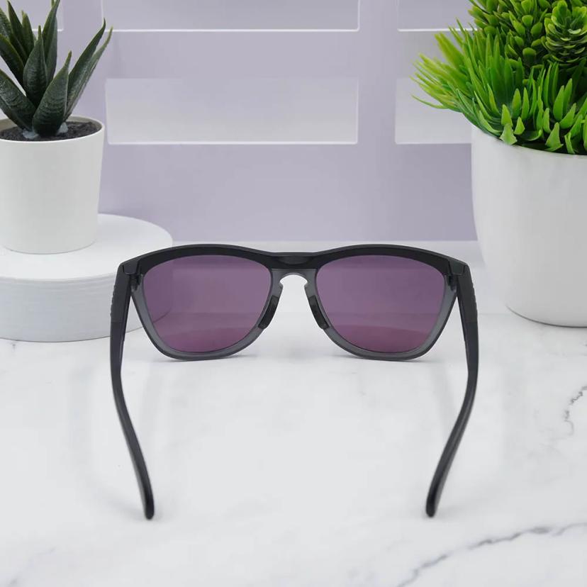 แว่นตากันแดด รุ่น OO9284