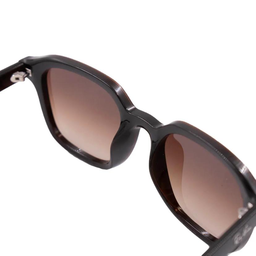 แว่นตากันแดด RayBan รุ่น RB4458D 714/13