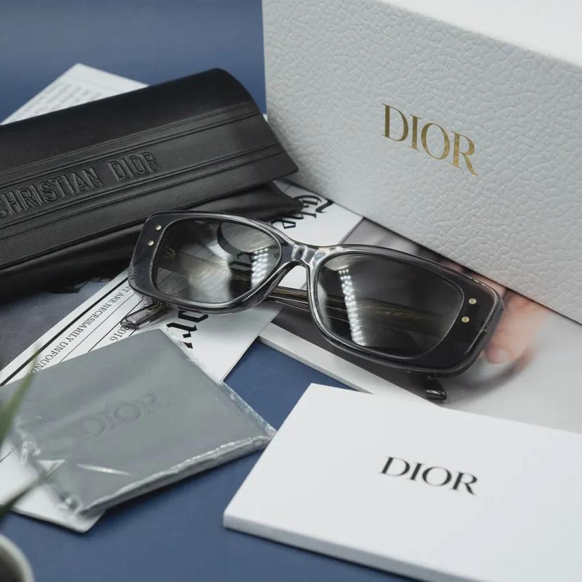 แว่นตากันแดด Dior รุ่น S21 45A1