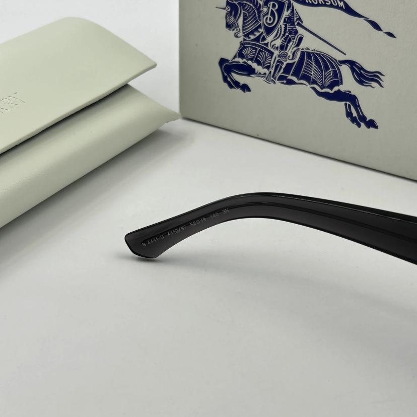 แว่นตากันแดด รุ่น 0BE4441U