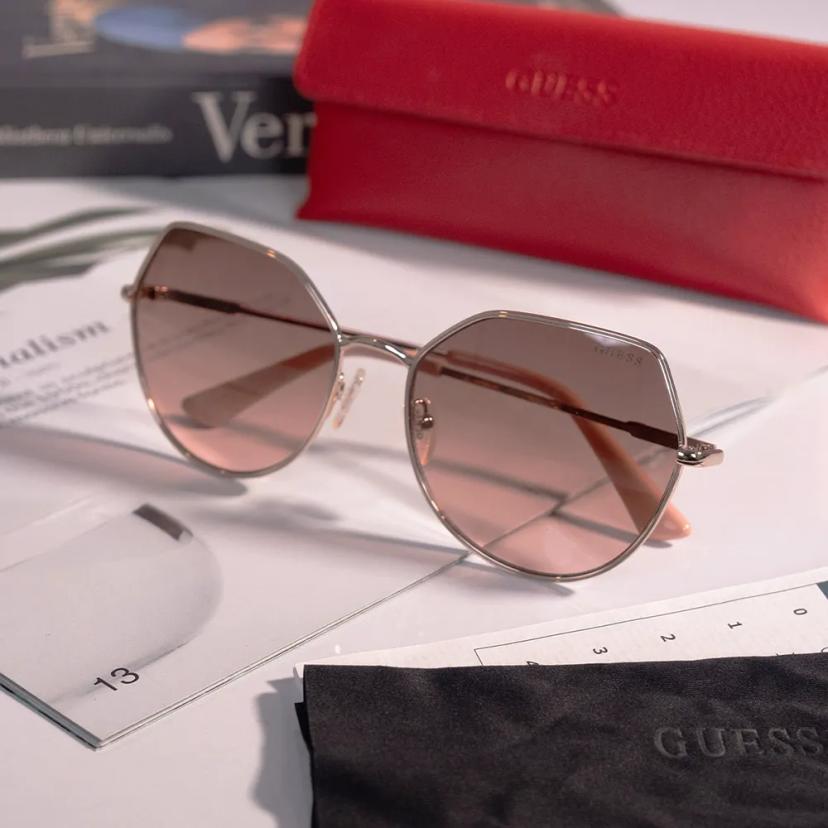 แว่นตากันแดด รุ่น GU7867